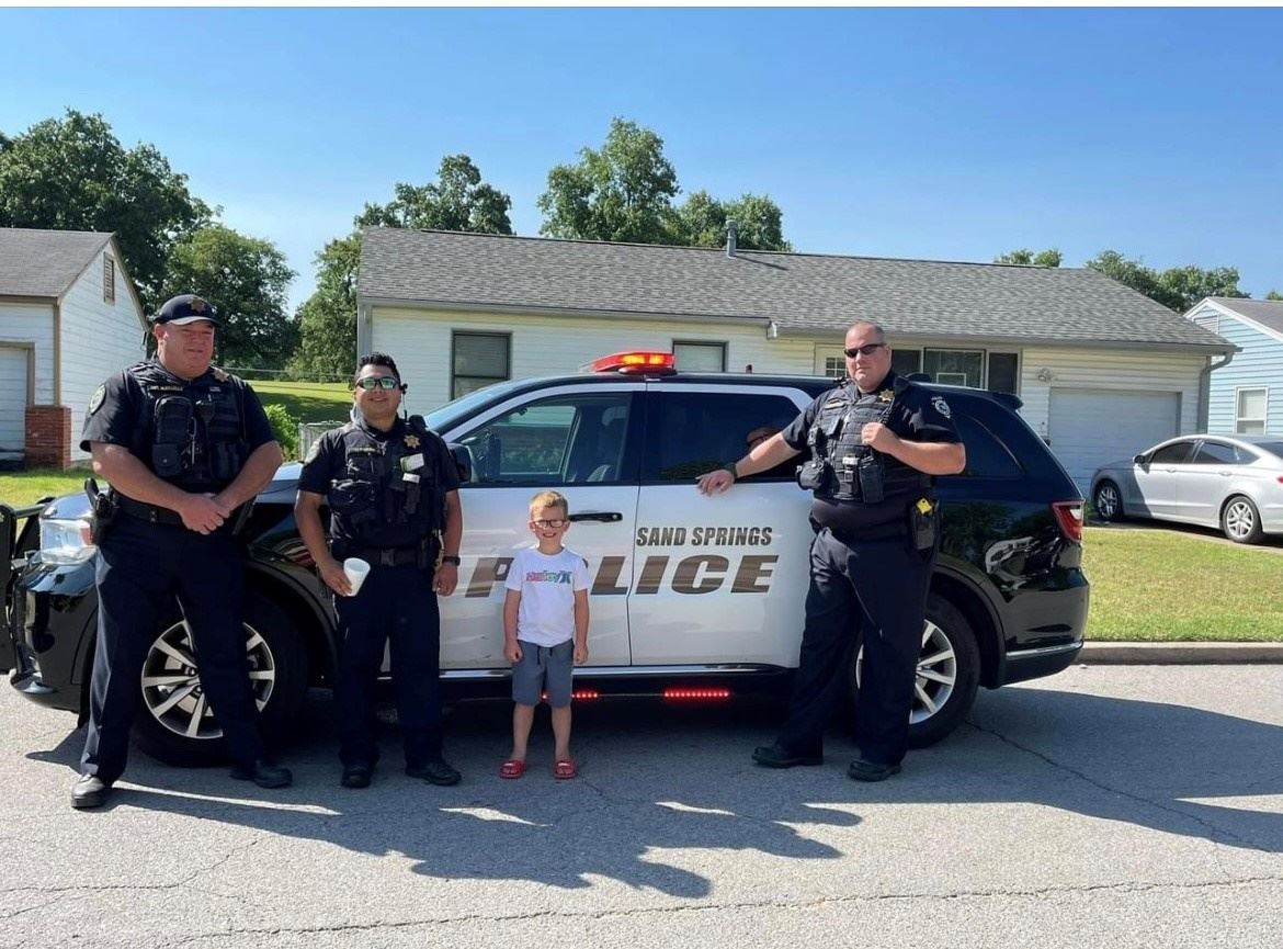 Police - Lemondae Stand